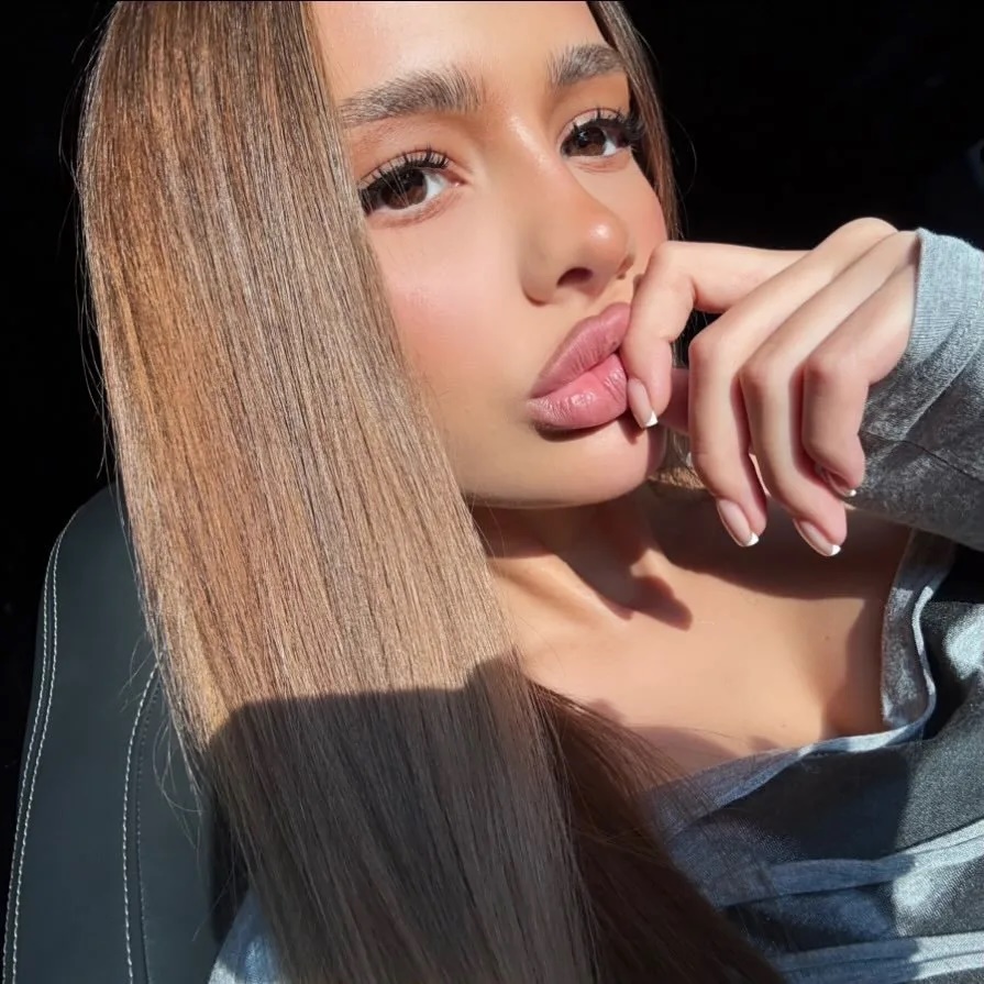 Логотип Валя Карнавал - Канал в MAX